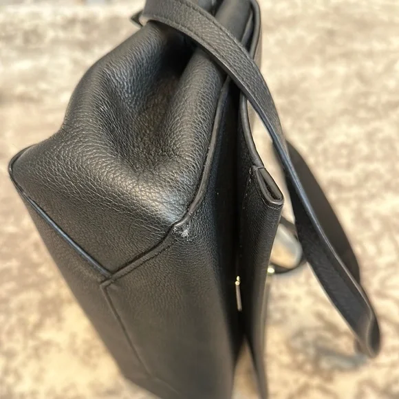 SOLD Louis Vuitton Lockme II shoulder/crossbody bag - Picture 4 of 10